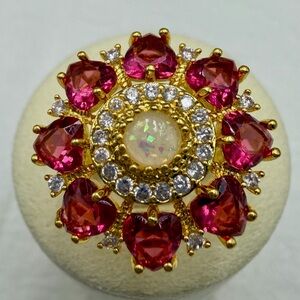Stunning Gold and Red Gemstone Ring